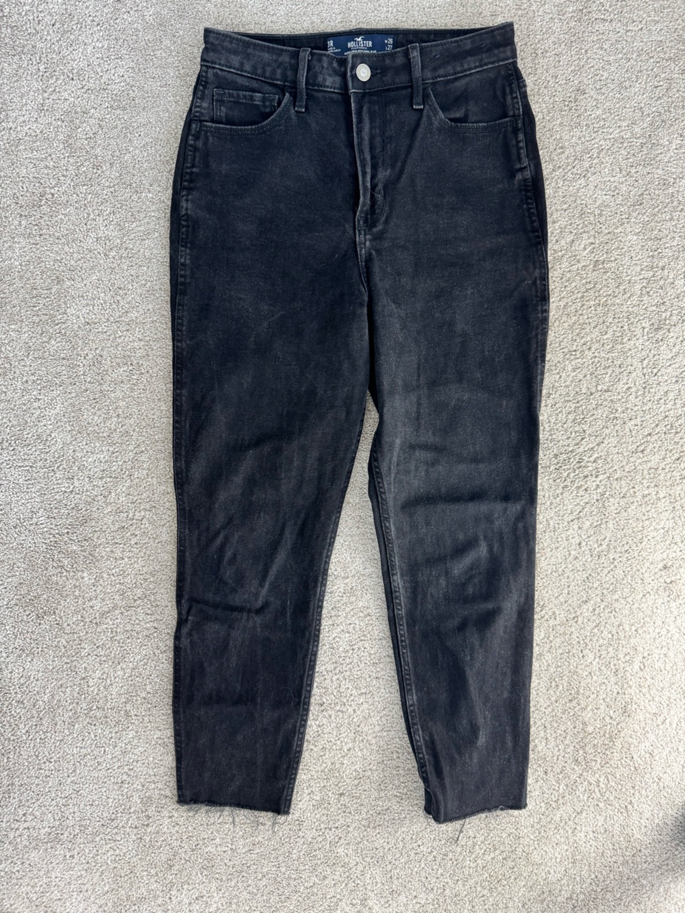 Black Ultra High-Rise Mom Jean by Hollister 3R